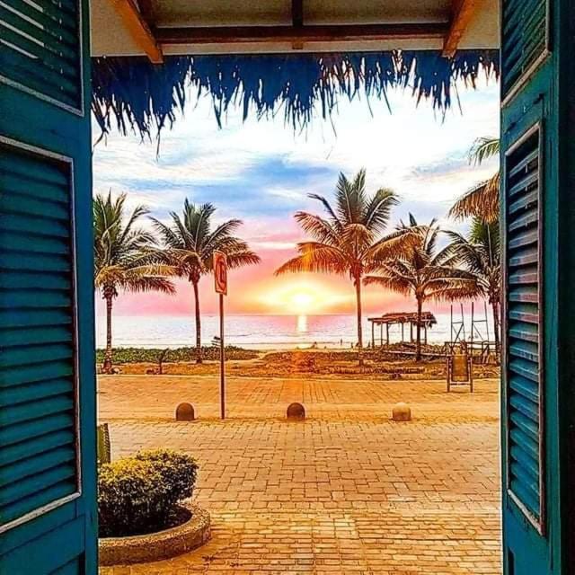 Cafe Madame Hotel Puerto Lopez Exterior photo